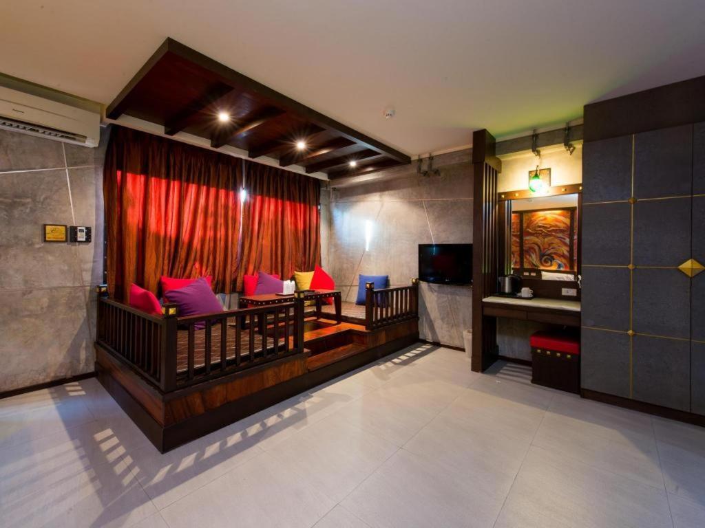 Pak Ping Ing Tang Boutique 4*