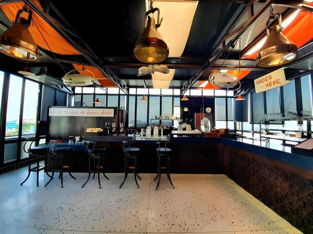 Pak Ping Ing Tang Boutique